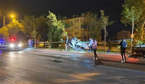 K­o­n­y­a­­d­a­ ­t­r­a­f­i­k­ ­k­a­z­a­s­ı­:­ ­2­ ­ö­l­ü­,­ ­1­ ­y­a­r­a­l­ı­